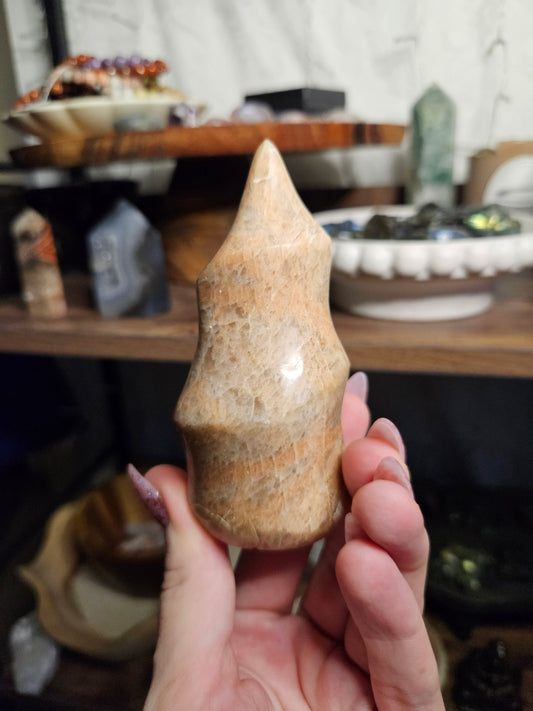 *MUST GO* *DISCOUNTED* Peach Moonstone Flame