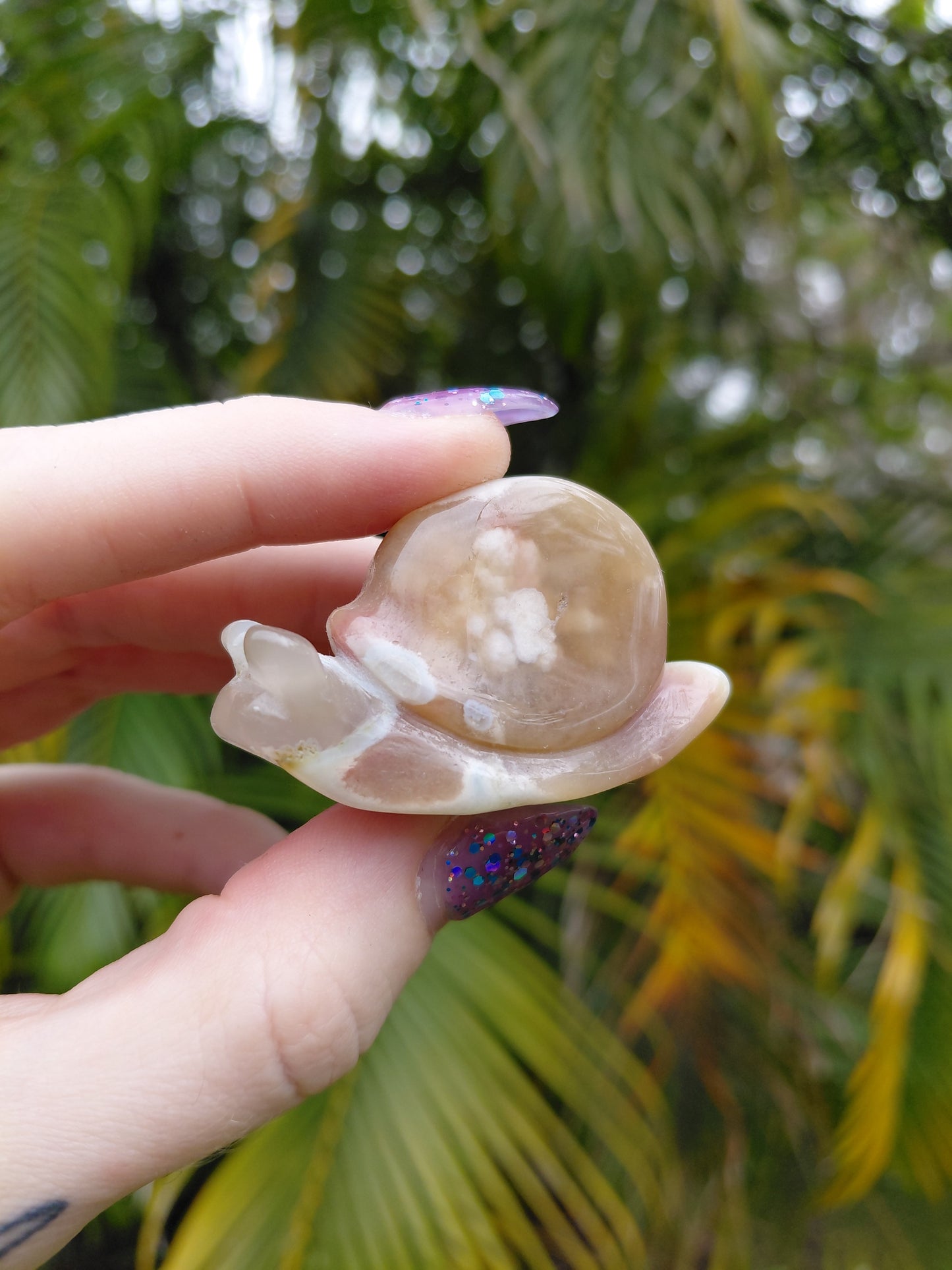 Flower Agate Snail Carvings