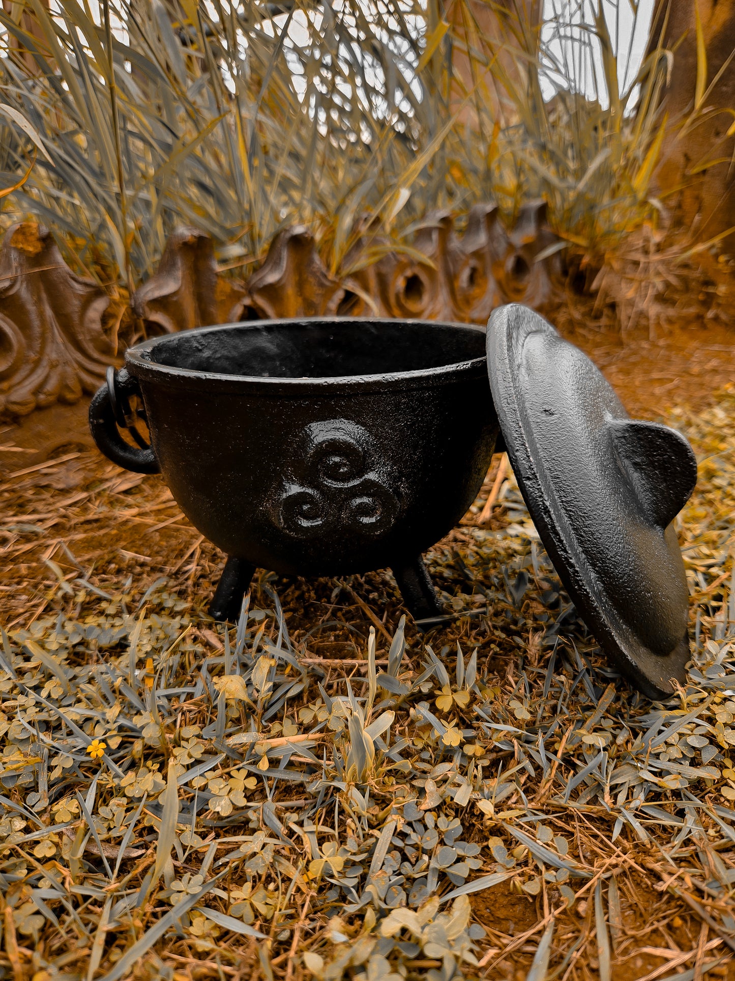 Medium Witches Cast Iron Cauldron