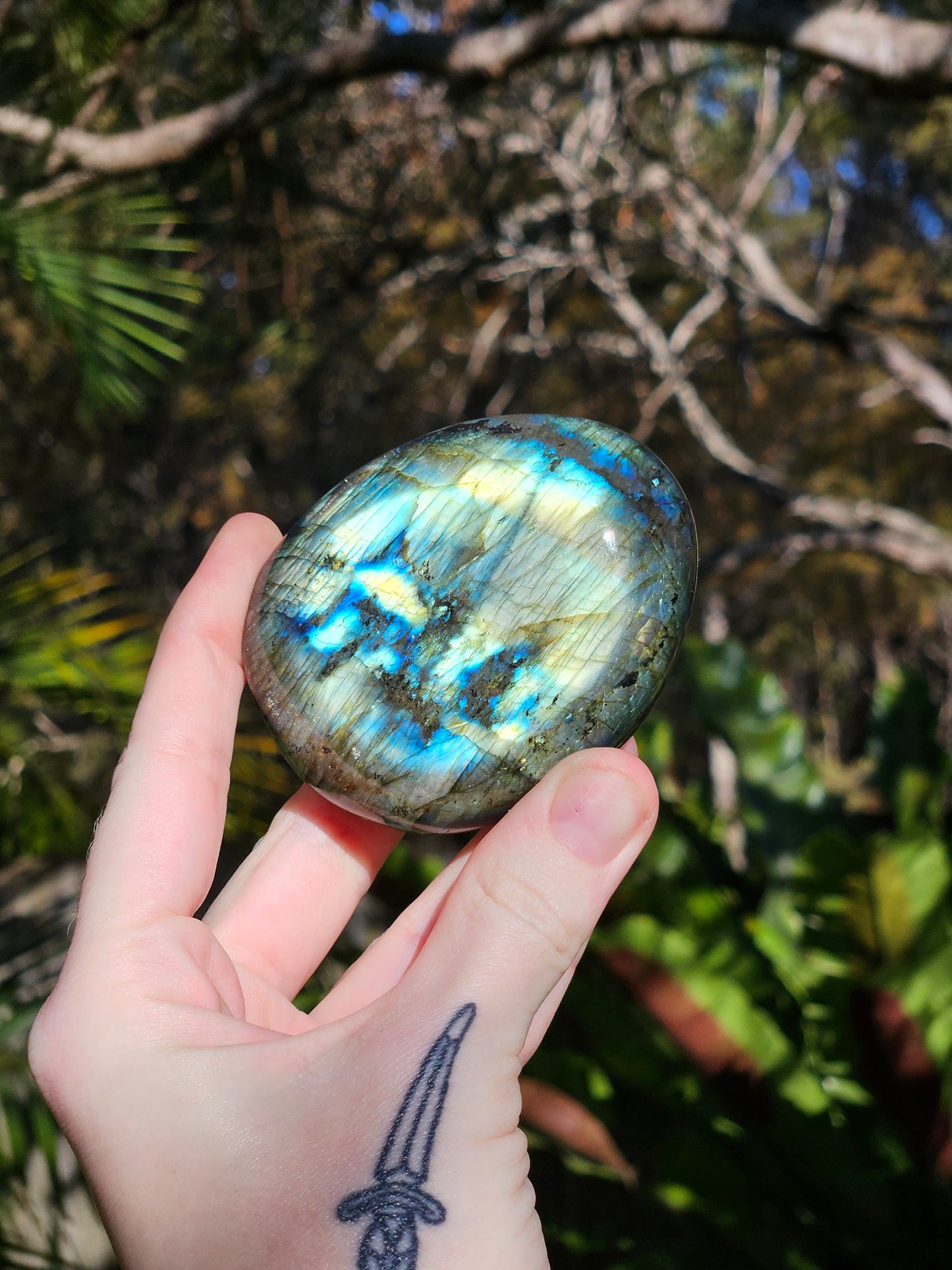 Chunky Labradorite Palmstone