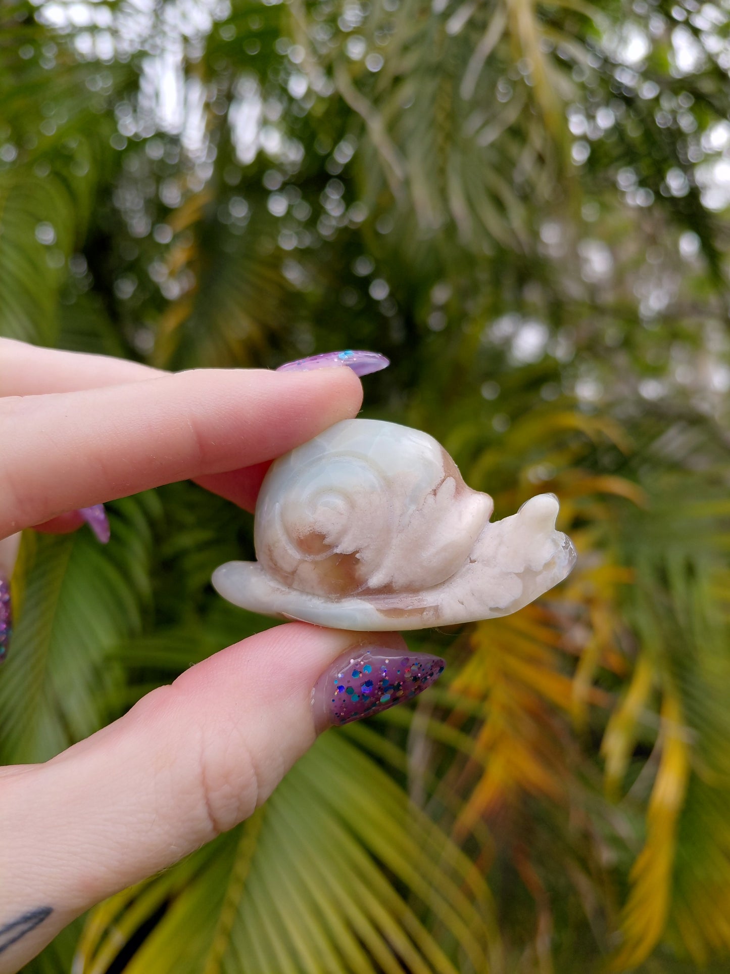 Flower Agate Snail Carvings