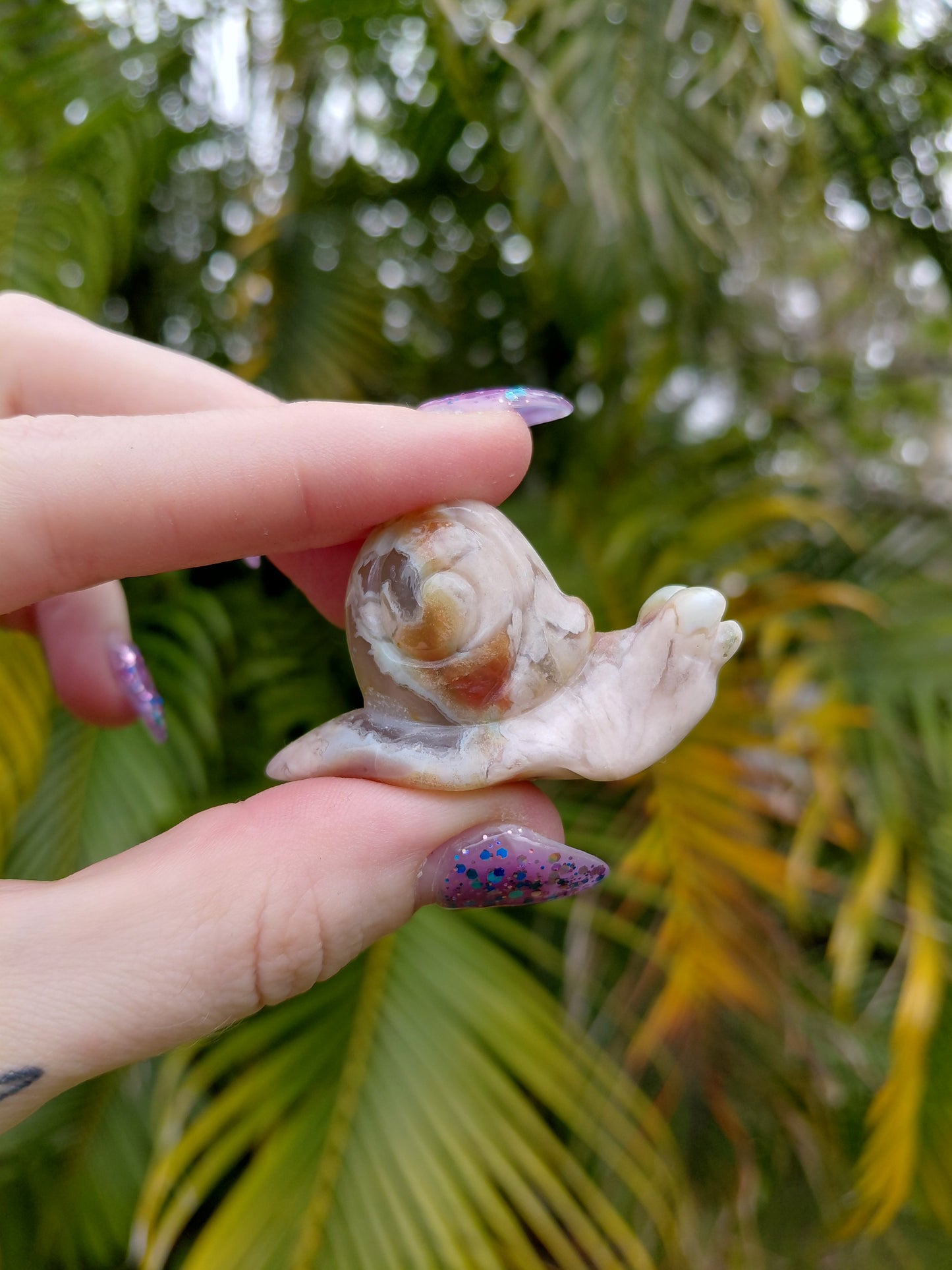 Flower Agate Snail Carvings