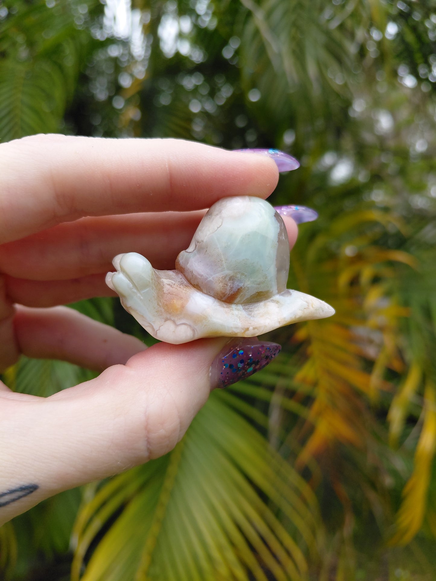 Flower Agate Snail Carvings