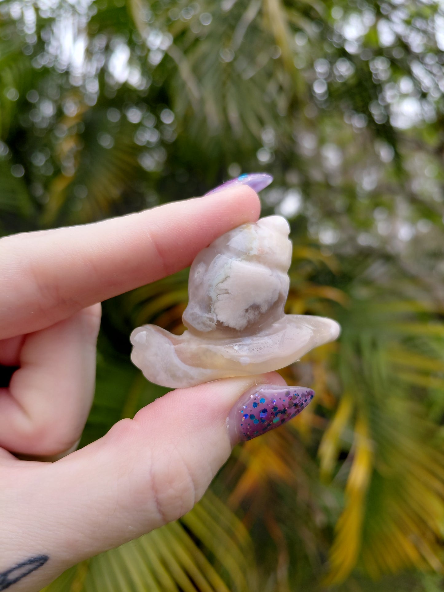 Flower Agate Snail Carvings
